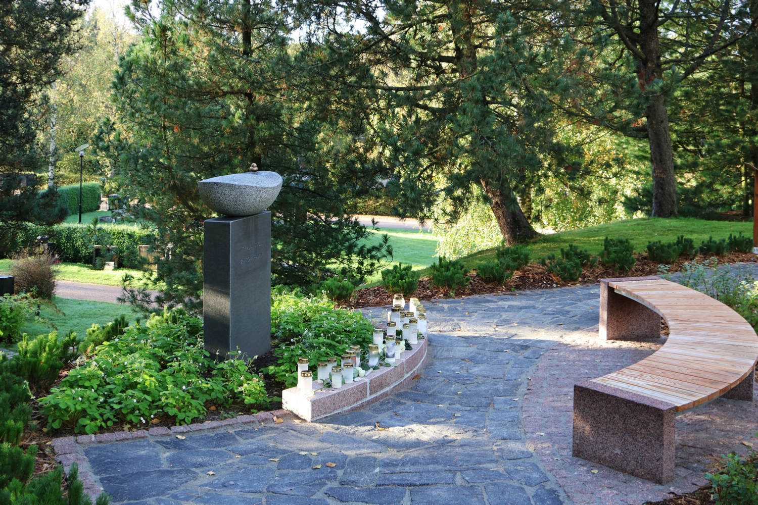 Tyhj� Syli muistelupaikka yleisn�kym�, Harri Pakarinen, Autuas Monumental Oy