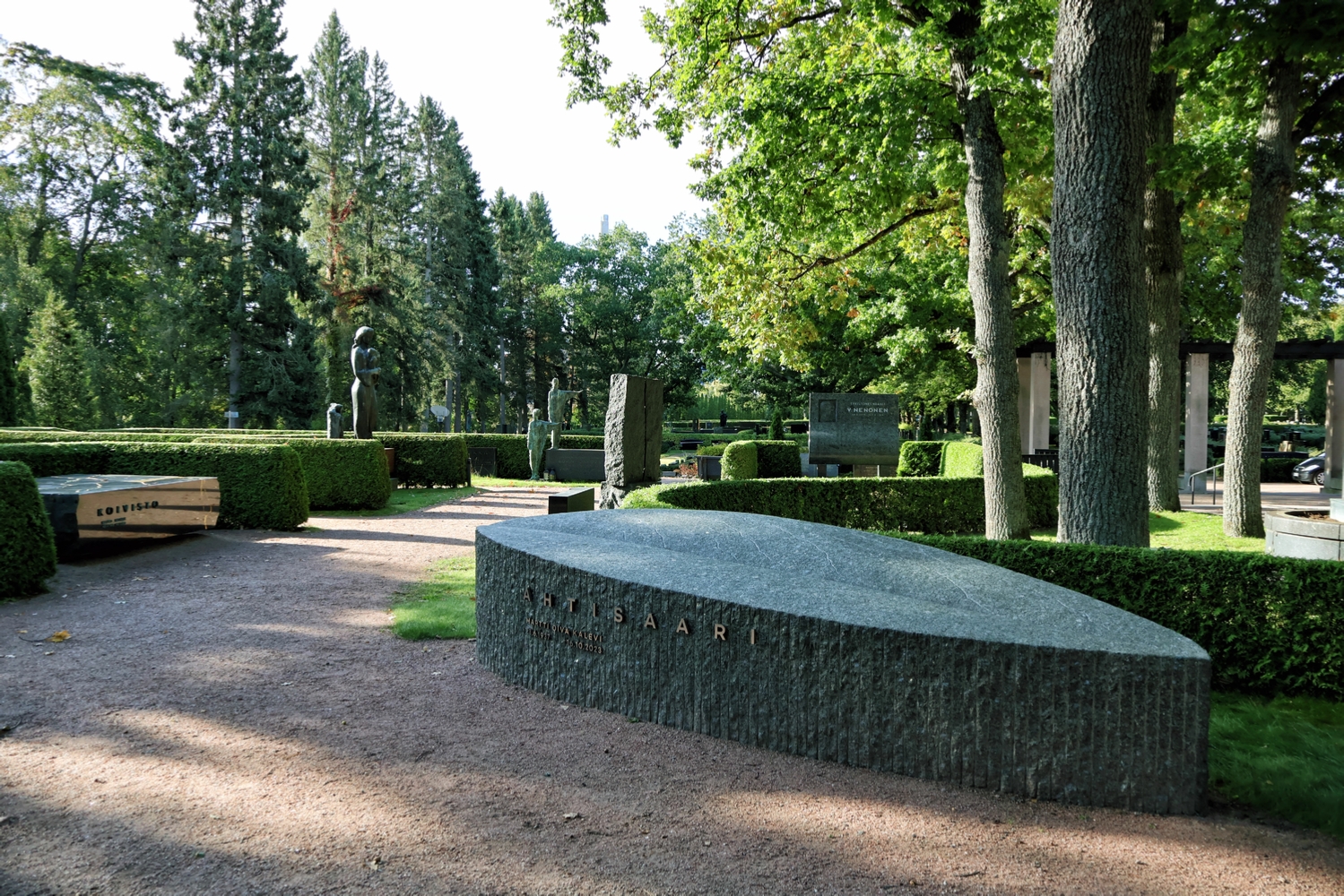 Presidentti Ahtisaaren hautamuistomerkki, Harri Pakarinen, Autuas Monumental Oy